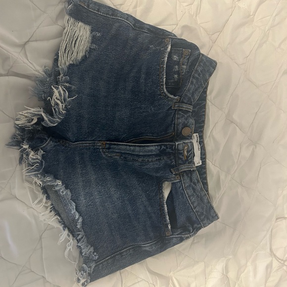 Garage festival Jean shorts - Picture 3 of 3